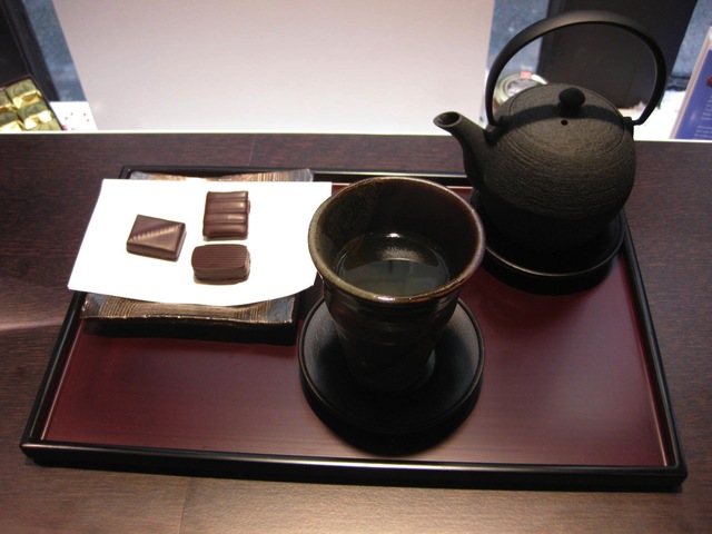 抹茶入り玄米茶とCBS、蕎麦風味のSarrasine、épice de Noël が香るChristine 抹茶入り玄米茶とCBS、蕎麦風味のSarrasine、épice de Noël が香るChristine