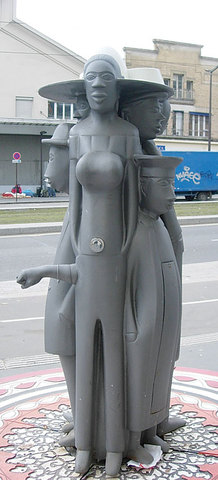 Porte de Montreuil。 Porte de Montreuil。
